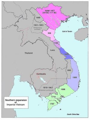 Trịnh Dynasty'ın Yükselişi ve Vietnam İmparatorluğu'nun Yeniden Şekillenmesi: 2. Yüzyılın Başlarında Güç Mücadelesi ve Kültürel Dönüşüm